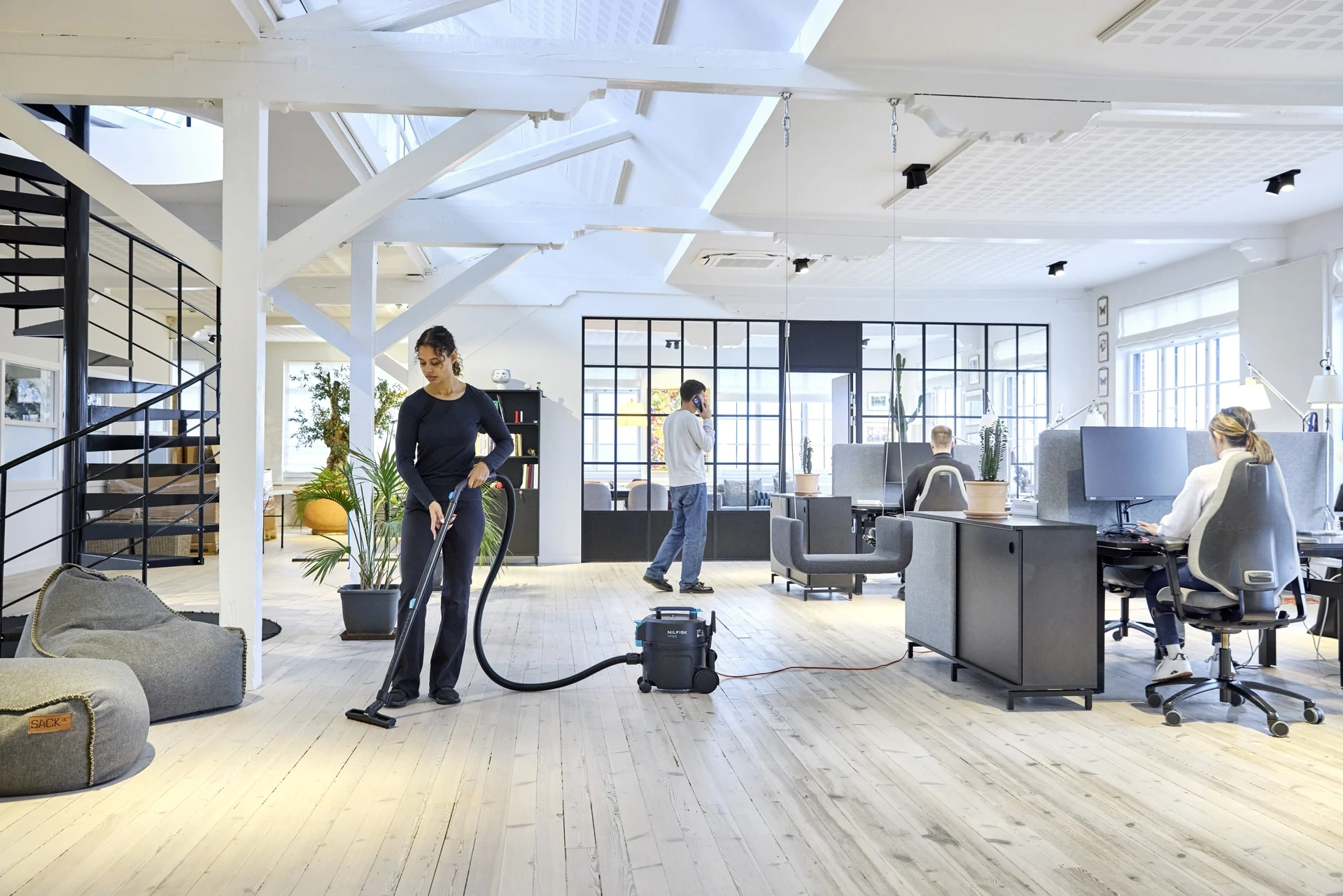 Nilfisk VP300 Canister Vacuum