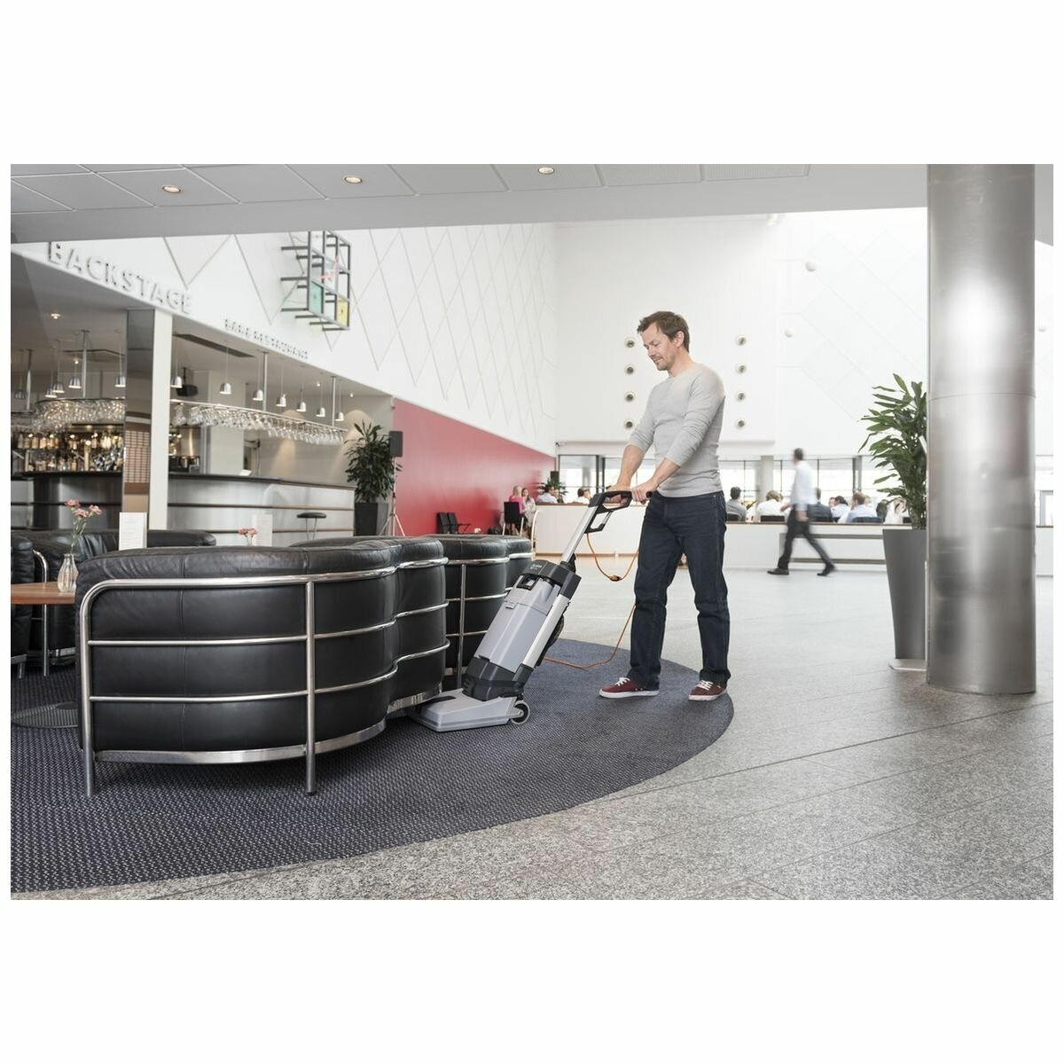 Nilfisk SC100 Upright Scrubber Dryer