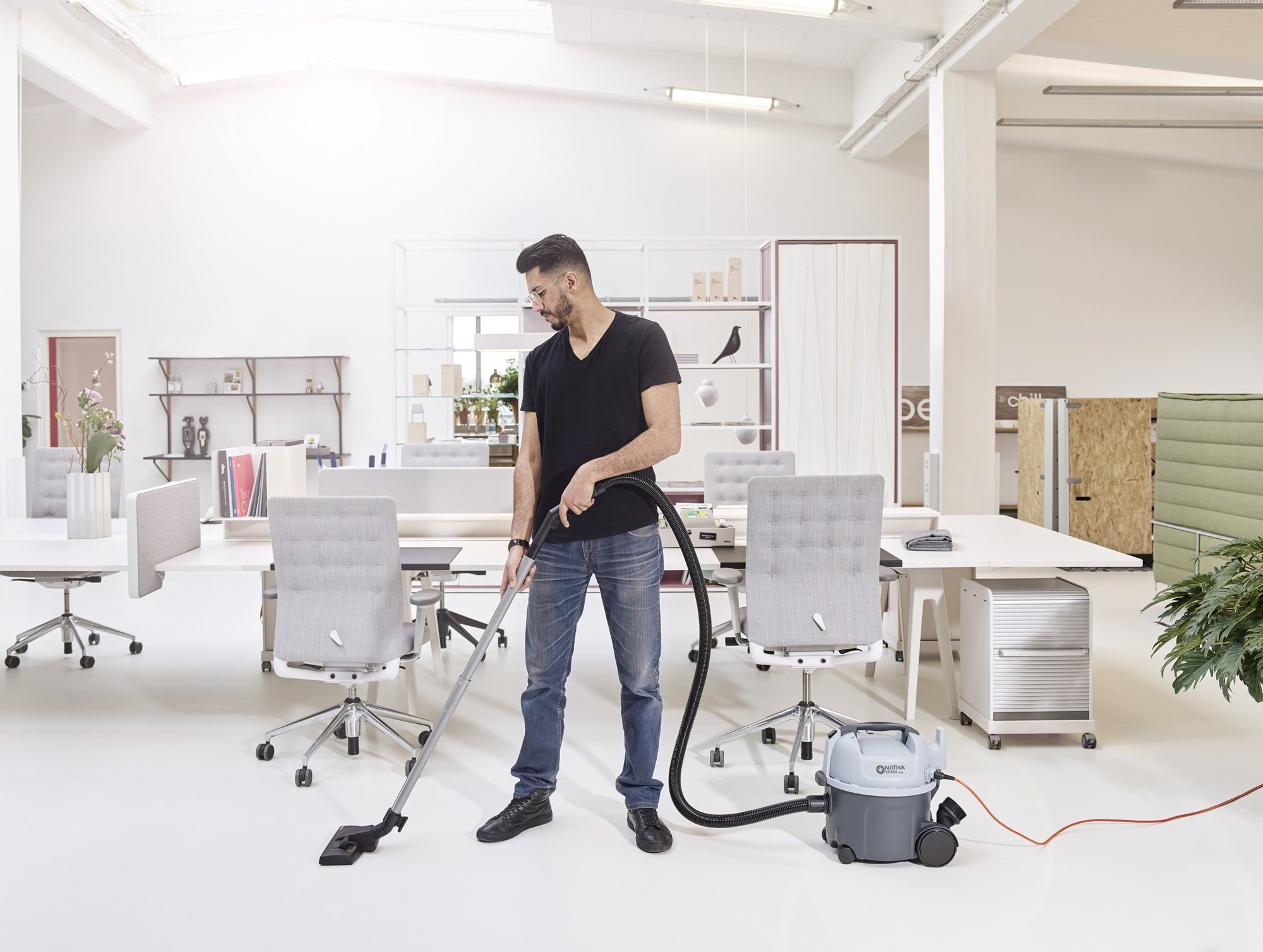 Nilfisk VP300 Canister Vacuum